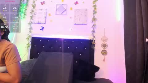 liilly_taylor1 online show from September 2025 11:04:01 PM