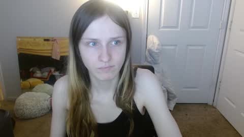 Snapshot of lil_gem chatting on January 2025 06:52:01 PM lil gemmie online show from January 2025 06:52:01 PM