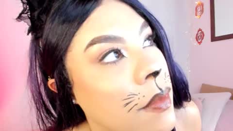 Lola online show from October 2025 11:50:04 PM