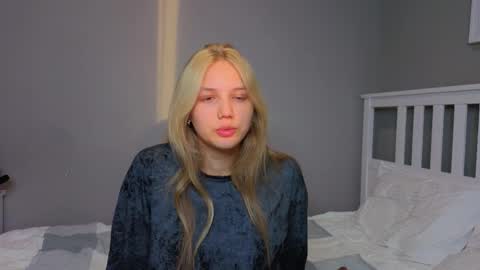 Snapshot of lil_tasty33 chatting on October 2025 10:16:02 AM Emma online show from October 2025 10:16:02 AM