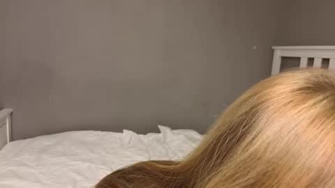 Snapshot of lil_tasty33 chatting on October 2025 10:11:02 AM Emma online show from October 2025 10:11:02 AM