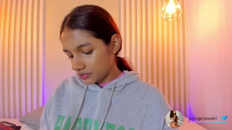 Snapshot of lila_cohen chatting on November 2025 04:00:02 AM L I L A online show from November 2025 04:00:02 AM