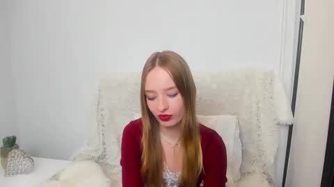 LiliaDesire online show from December 2024 07:00:02 PM