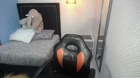 Dove online show from March 2025 07:06:02 PM