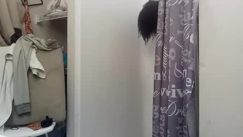 Snapshot of lilbody1 chatting on November 2025 05:18:01 AM lilbody1 online show from November 2025 05:18:01 AM