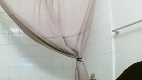 Snapshot of lilbratty_clouds_ogpuffdragon chatting on November 2025 09:17:01 PM lilbratty_clouds_ogpuffdragon online show from November 2025 09:17:01 PM