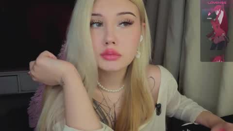 Nika and Lori online show from October 2025 06:52:01 PM