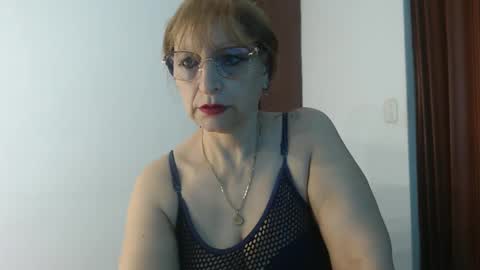 Snapshot of lilhy_mcfly chatting on November 2025 05:30:01 PM lilieth online show from November 2025 05:30:01 PM