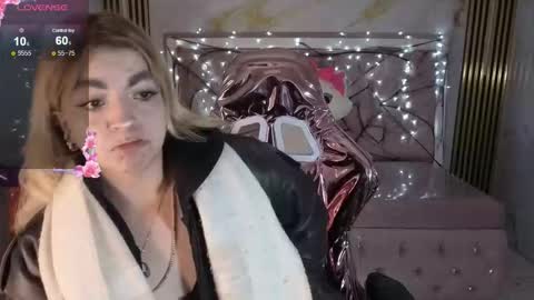 Lili online show from October 2025 03:28:02 AM