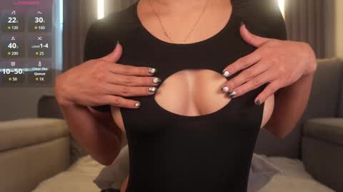 Snapshot of lili_foxy chatting on October 2025 02:02:01 PM lili online show from October 2025 02:02:01 PM