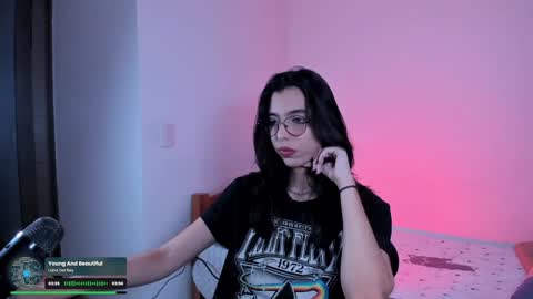 Lili online show from February 2025 06:43:02 AM