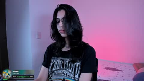 Lili online show from February 2025 09:56:02 AM