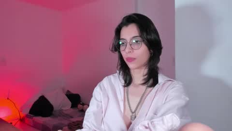 Lili online show from September 2025 05:00:02 AM