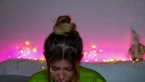 Mia online show from December 2024 07:13:02 AM
