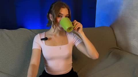 LilianLees online show from October 2025 03:02:01 PM