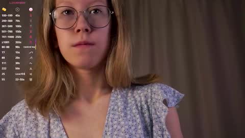 Lisa online show from September 2025 07:14:02 PM