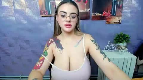 Lilia online show from October 2025 08:55:02 AM