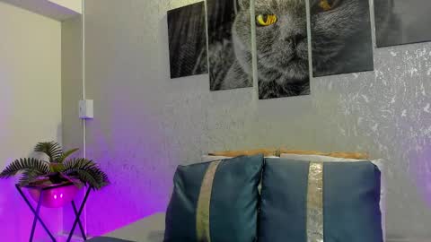 Lili Cooper online show from November 2025 11:37:02 PM