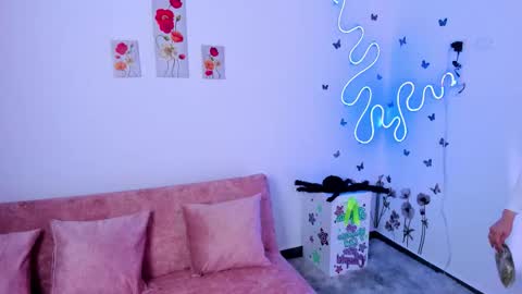 Snapshot of lilielou_ chatting on November 2025 09:14:01 PM Lilie online show from November 2025 09:14:01 PM