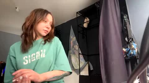 Snapshot of lilies_and_minipoots chatting on January 2025 11:10:02 AM Sonechka online show from January 2025 11:10:02 AM