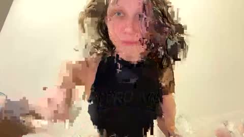 Snapshot of lilies_and_minipoots chatting on February 2025 10:07:02 AM Sonechka online show from February 2025 10:07:02 AM
