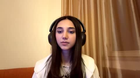 Lina online show from September 2025 11:10:02 PM