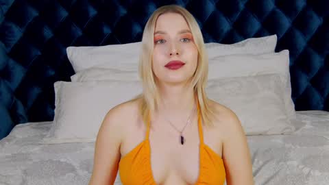 LiliLinn online show from December 2024 12:27:02 PM