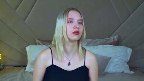 LiliLinn online show from December 2024 05:10:01 AM