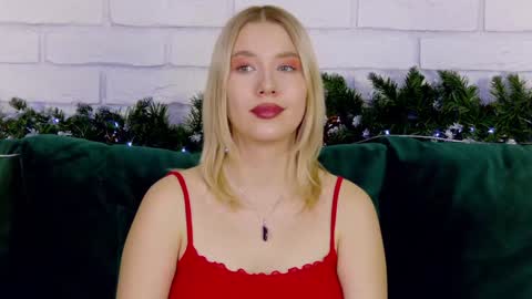 LiliLinn online show from December 2024 06:02:02 AM