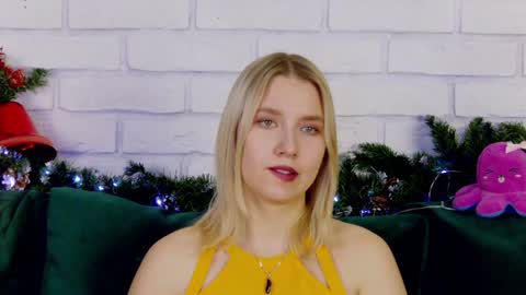 LiliLinn online show from December 2024 05:29:02 AM