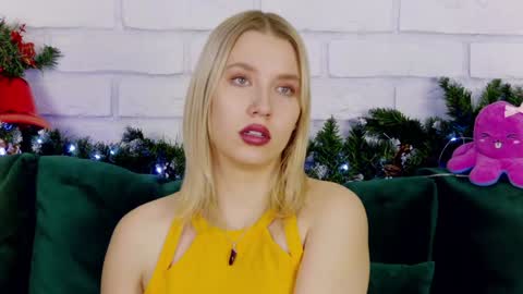 LiliLinn online show from December 2024 08:34:02 AM