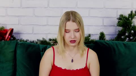 LiliLinn online show from January 2025 04:18:01 AM