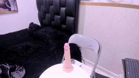 Lilith online show from February 2025 09:20:02 PM