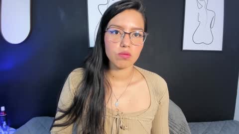 Lili  online show from January 2025 11:42:02 AM