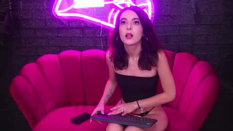 Lilith Moore online show from September 2025 04:40:02 PM