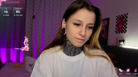 lilith_poison online show from October 2025 06:07:02 PM