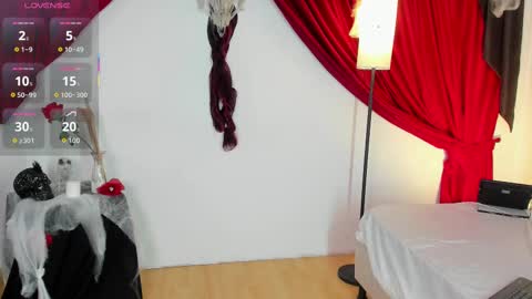 Snapshot of lilithsteinberg chatting on October 2025 07:34:01 PM jessi 3 online show from October 2025 07:34:01 PM