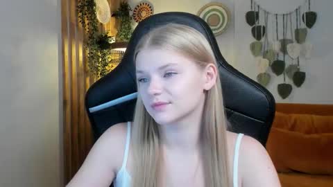 lilitrosen online show from October 2025 05:12:02 PM