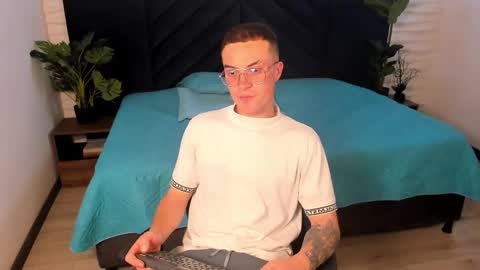 Snapshot of liljames_ chatting on November 2025 07:49:02 PM Lil James online show from November 2025 07:49:02 PM