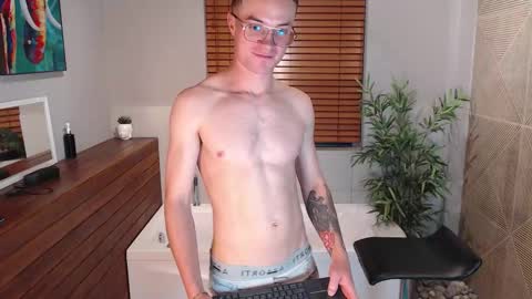 Snapshot of liljames_ chatting on November 2025 09:11:01 PM Lil James online show from November 2025 09:11:01 PM