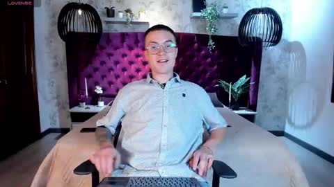 Snapshot of liljames_ chatting on November 2025 06:07:01 PM Lil James online show from November 2025 06:07:01 PM