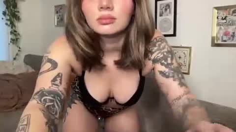 lilldaddysgirl online show from November 2025 03:13:02 PM