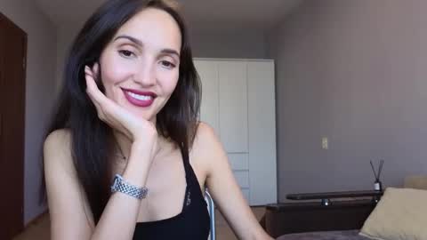 Lillian online show from September 2025 11:01:02 AM