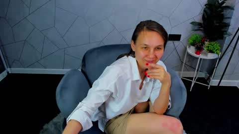 lillian_white1 online show from December 2024 10:24:01 AM