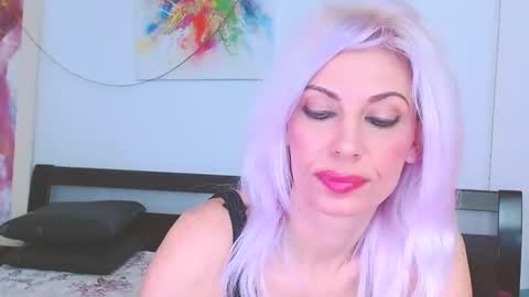 Snapshot of lillianasara chatting on January 2025 12:33:01 AM Lara online show from January 2025 12:33:01 AM