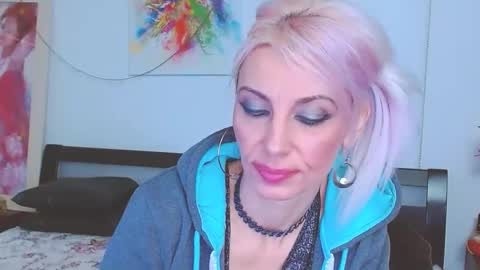 Snapshot of lillianasara chatting on February 2025 01:37:01 AM Lara online show from February 2025 01:37:01 AM