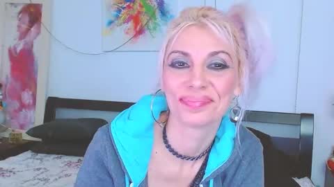 Snapshot of lillianasara chatting on February 2025 05:20:01 AM Lara online show from February 2025 05:20:01 AM