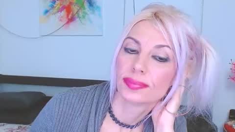 Snapshot of lillianasara chatting on February 2025 02:08:02 AM Lara online show from February 2025 02:08:02 AM