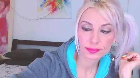 Snapshot of lillianasara chatting on February 2025 11:55:02 PM Lara online show from February 2025 11:55:02 PM