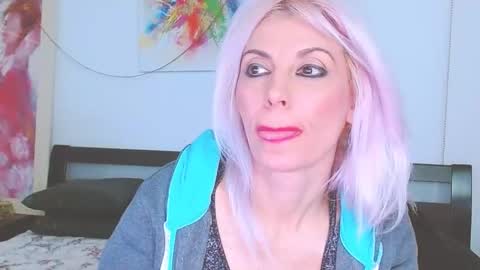 Snapshot of lillianasara chatting on February 2025 03:29:01 AM Lara online show from February 2025 03:29:01 AM